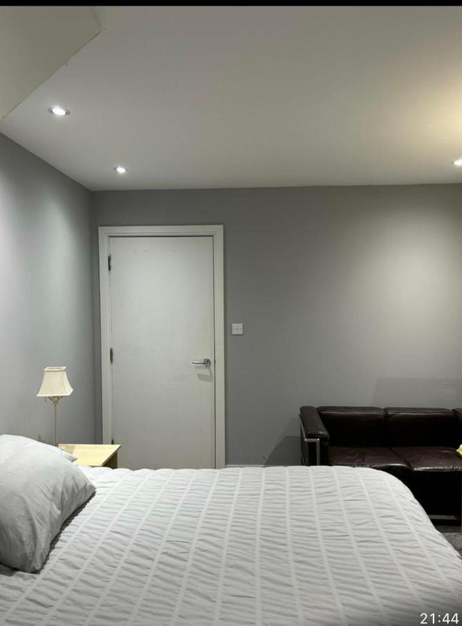 Cosy Nest In London Apartment Hendon Ngoại thất bức ảnh