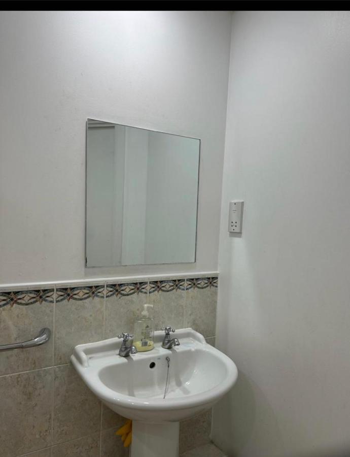 Cosy Nest In London Apartment Hendon Ngoại thất bức ảnh